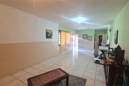 Chácara à venda com 3 quartos, sendo 1 suíte, em Vila Reis, Itapetininga, SP