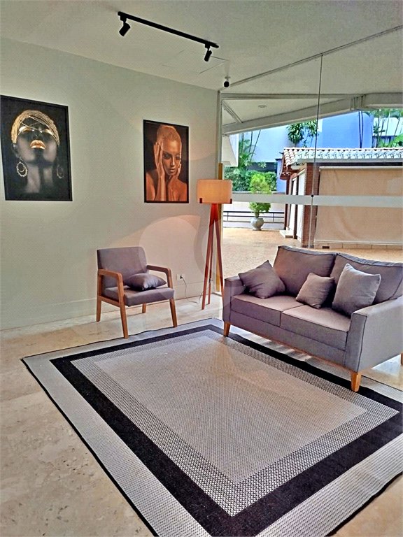 Apartamento à venda com 3 quartos, sendo 1 suíte,  em Jardim Parque Morumbi, São Paulo, SP
