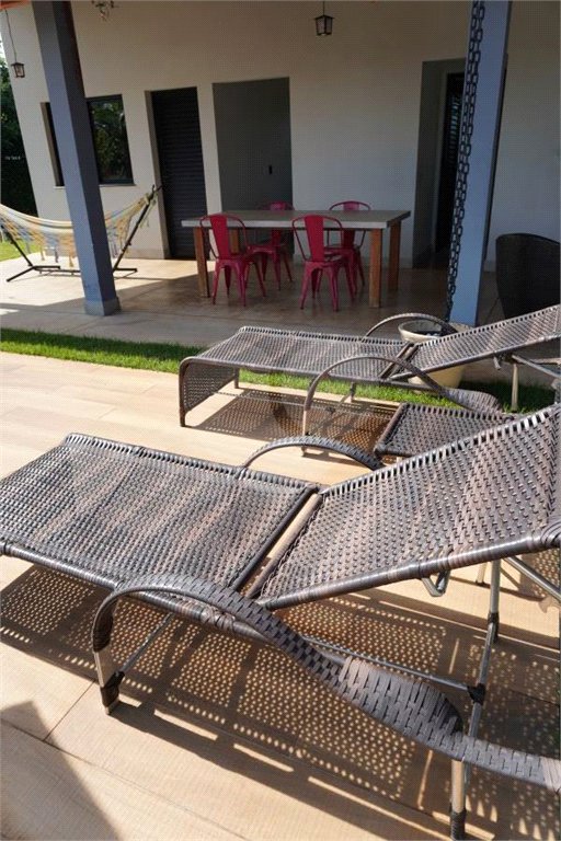 Casa à venda com 4 quartos, sendo 2 suítes, no condomínio Primavera, Salto - SP