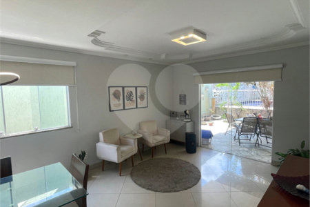 Casa à venda com 5 quartos, sendo 1 suíte, no condomínio Residencial Green Ville, Rio de Janeiro - RJ
