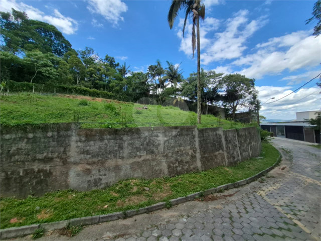 Casa à venda no condomínio Jardim da Montanha I, Mairiporã - SP