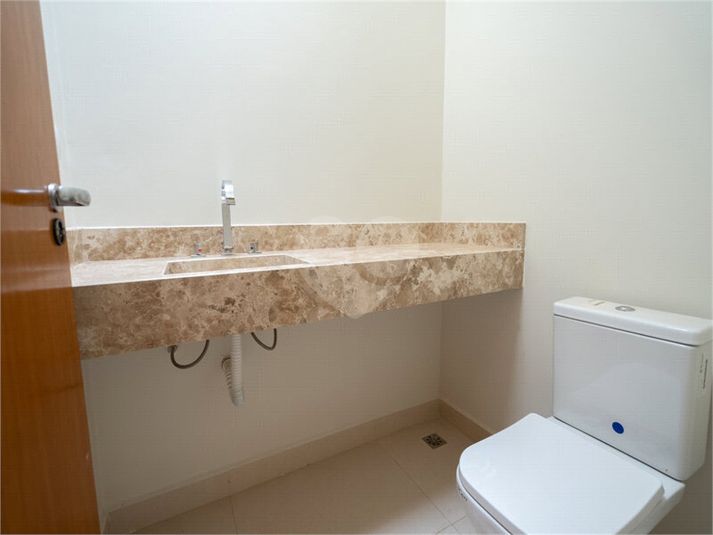 Casa à venda com 5 suítes no condomínio Lagos D´icaraí, Salto - SP