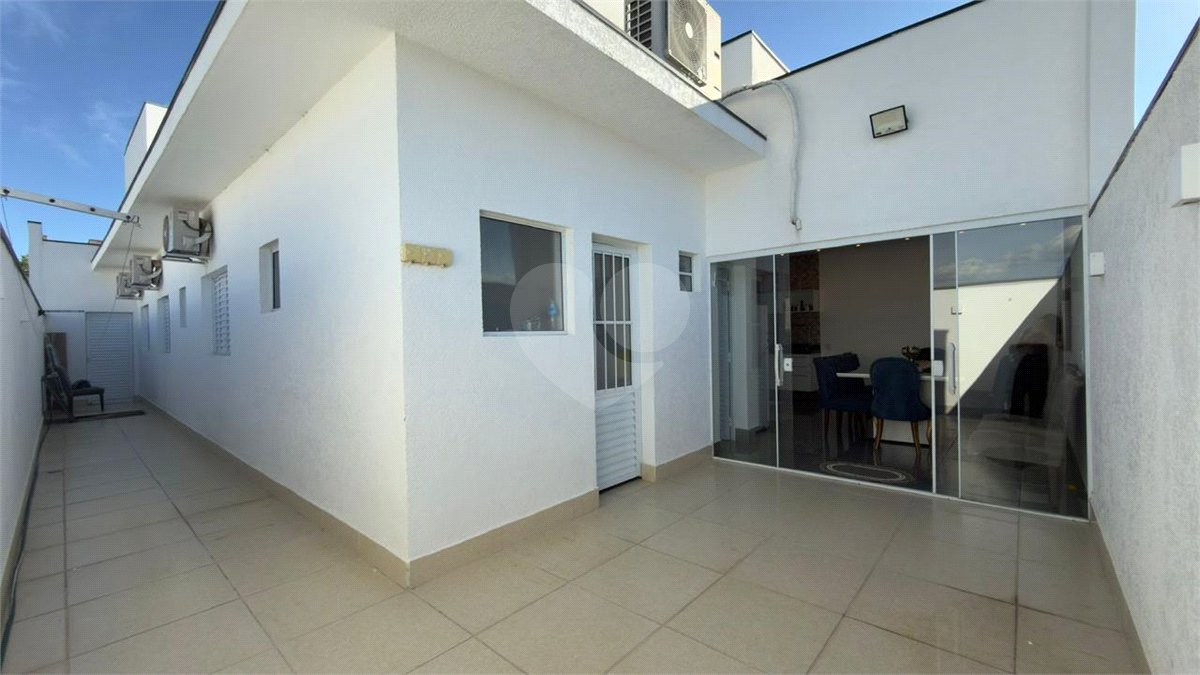 Casa à venda com 3 suítes no condomínio Campos do Conde I e II, Sorocaba - SP