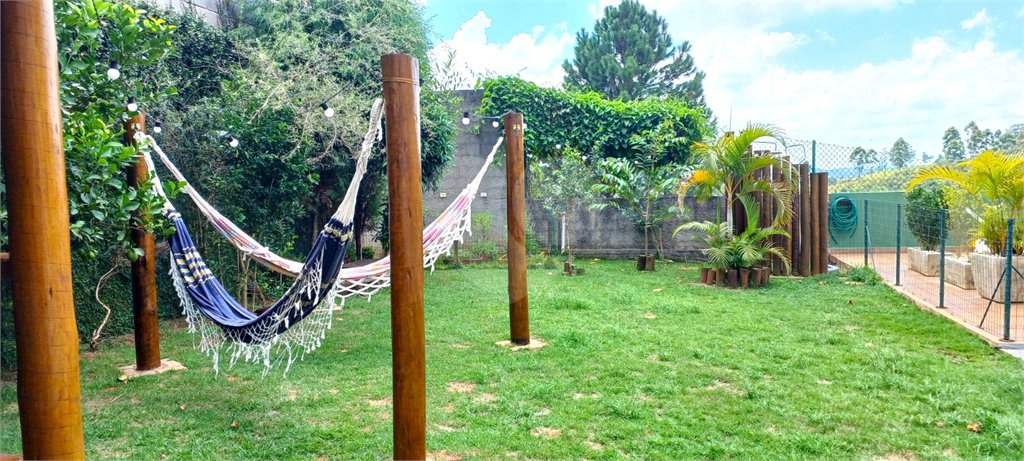 Casa à venda com 3 quartos, sendo 2 suítes, no condomínio Altos de São Roque, São Roque - SP