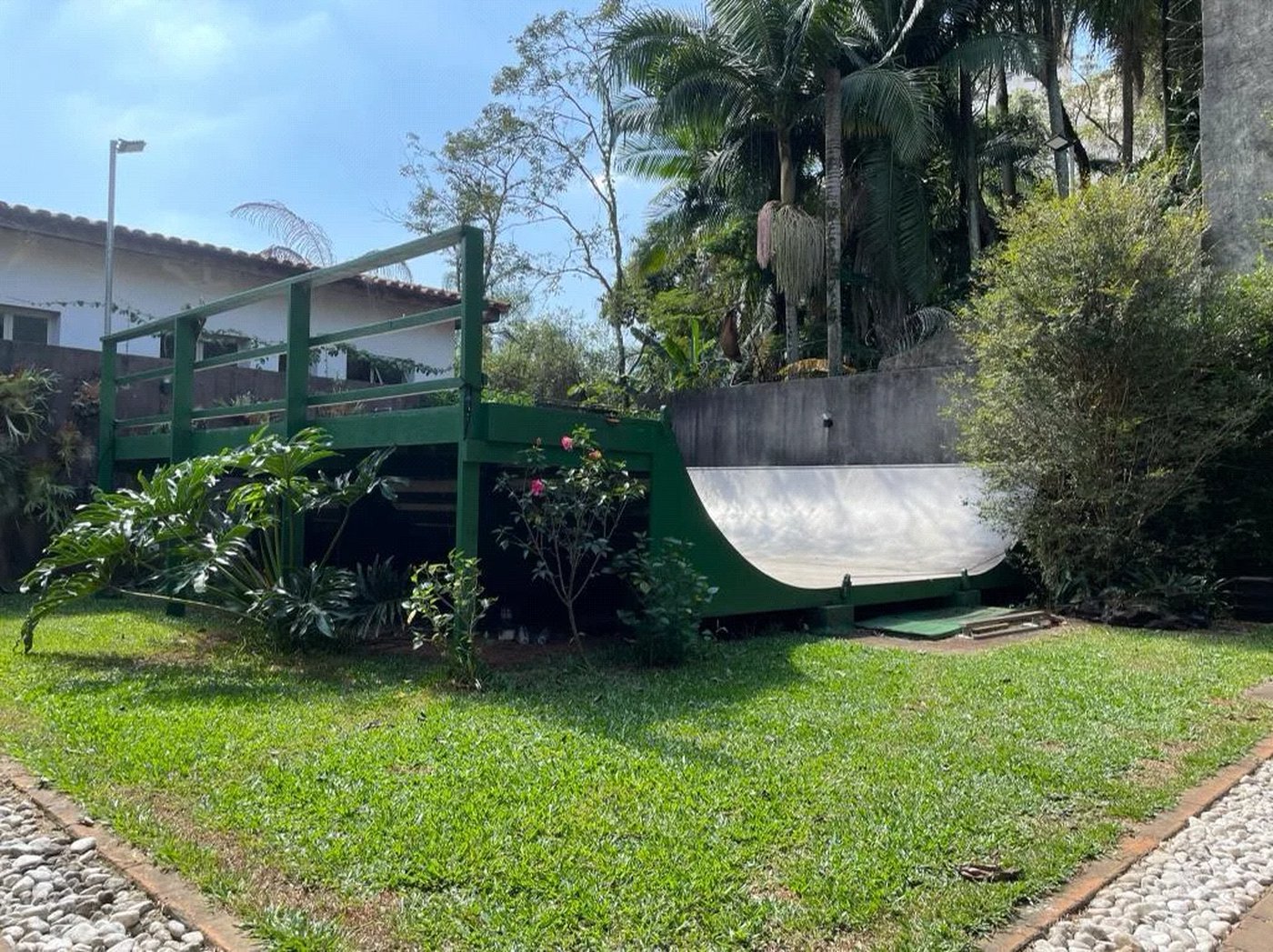 Casa à venda com 4 quartos, sendo 1 suíte,  em Vila Morumbi, São Paulo, SP