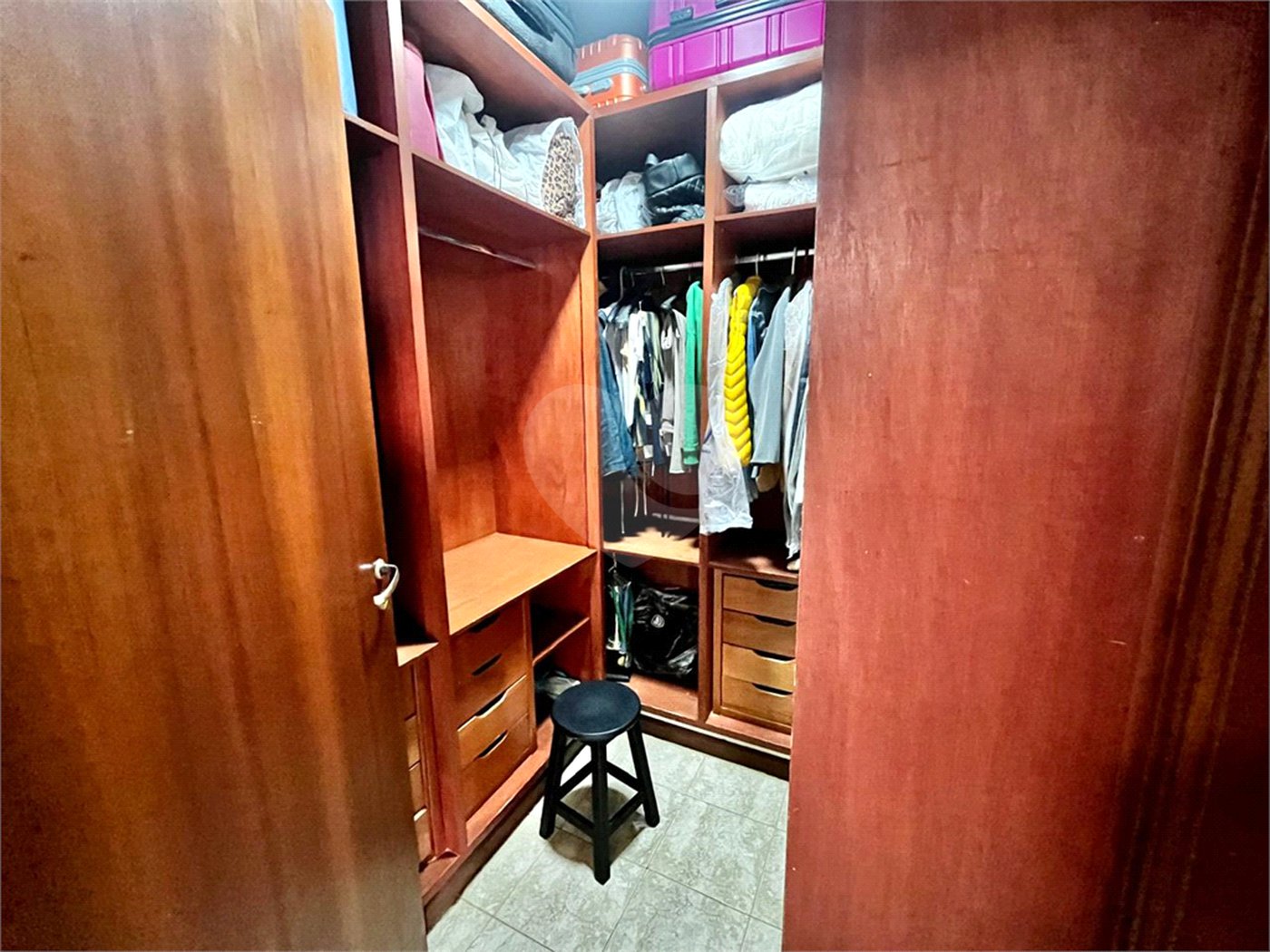 Casa à venda com 4 suítes em Vila Mazarino, Itapetininga, SP