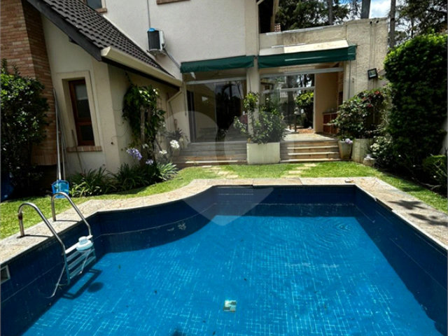 Casa à venda ou para alugar com 4 suítes no condomínio Vilaggio Monte Alegre, São Paulo - SP