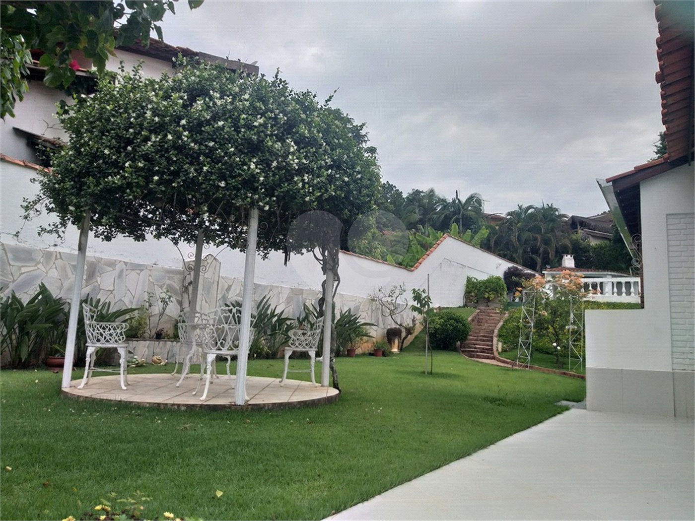 Casa à venda com 4 quartos, sendo 3 suítes, no condomínio São Joaquim, Vinhedo - SP