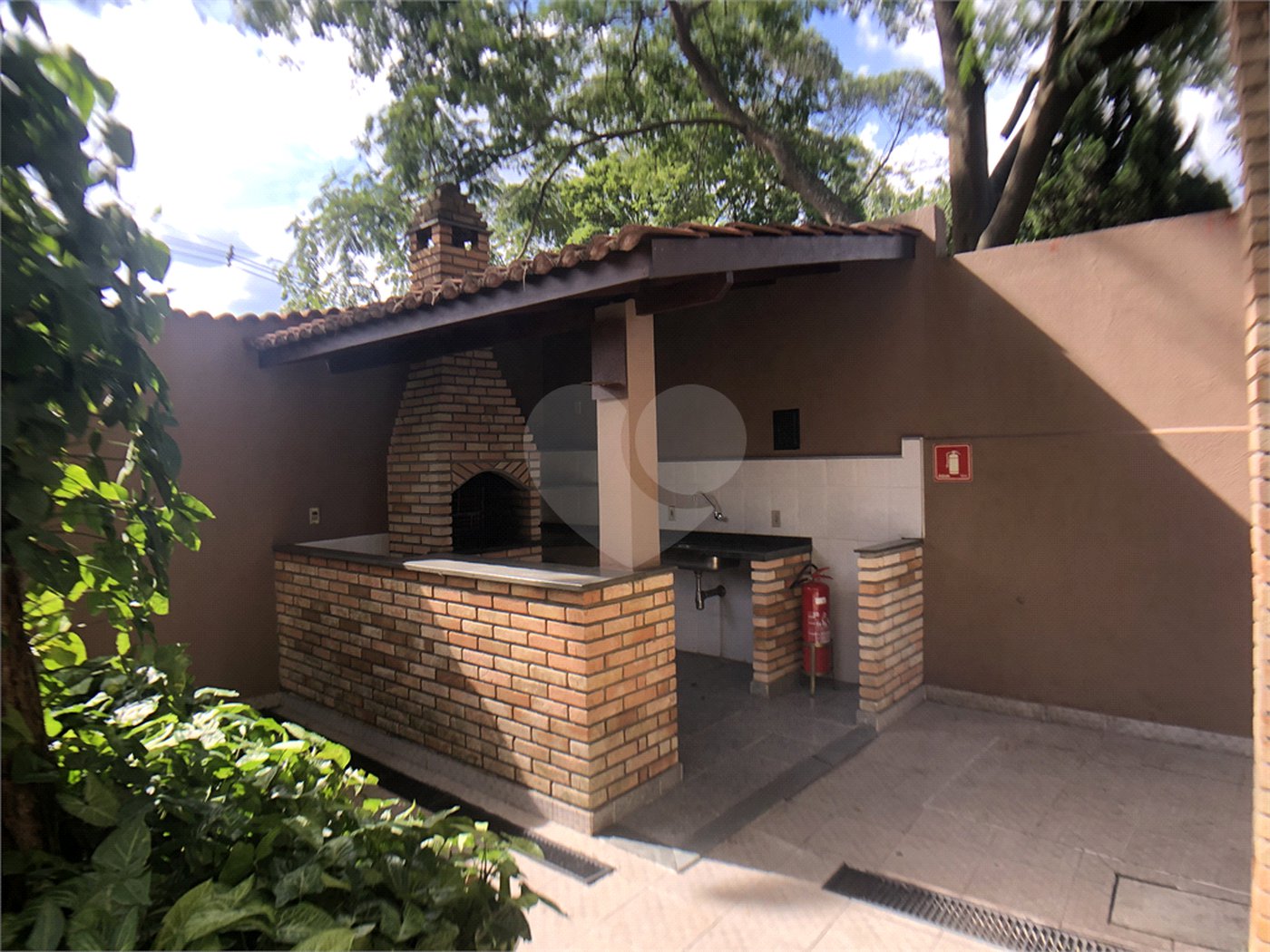 Casa à venda com 4 suítes no condomínio Residencial Floresta, São Paulo - SP