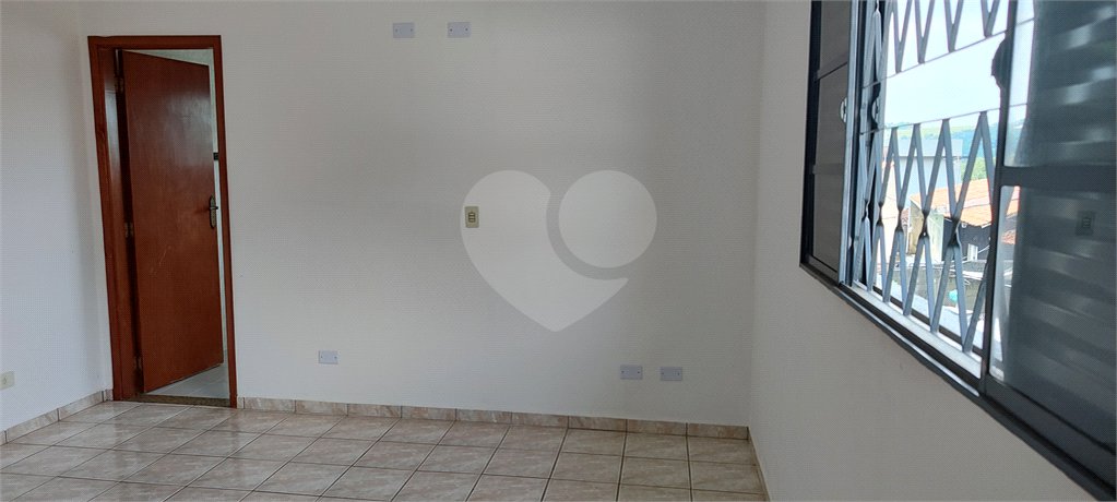 Sobrado à venda com 3 quartos, sendo 1 suíte, em Ressaca, Atibaia, SP