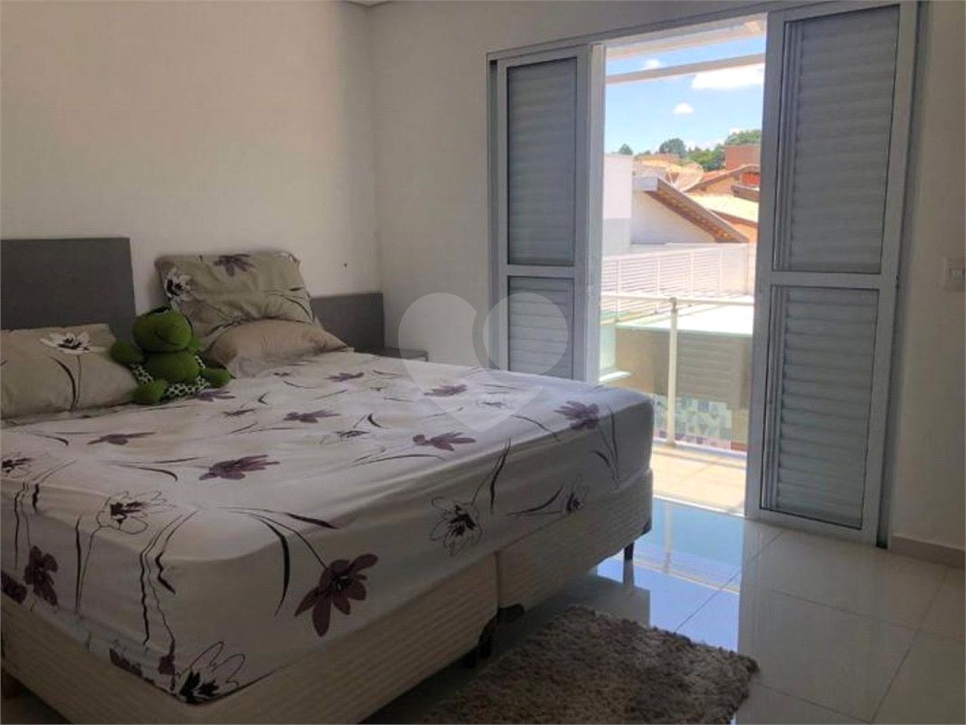 Casa à venda com 4 quartos, sendo 2 suítes, no condomínio Terras de São Francisco, Vinhedo - SP