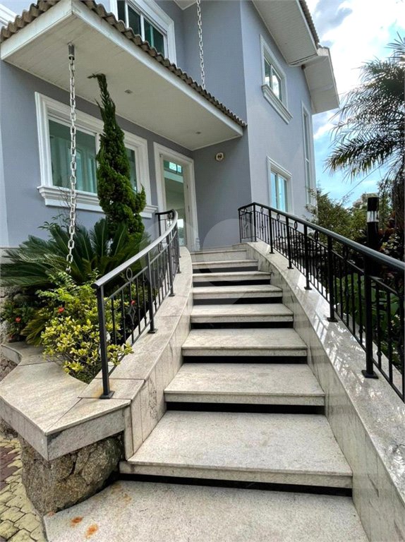 Casa à venda com 3 suítes no condomínio Quinta de Santo Antônio, São Paulo - SP