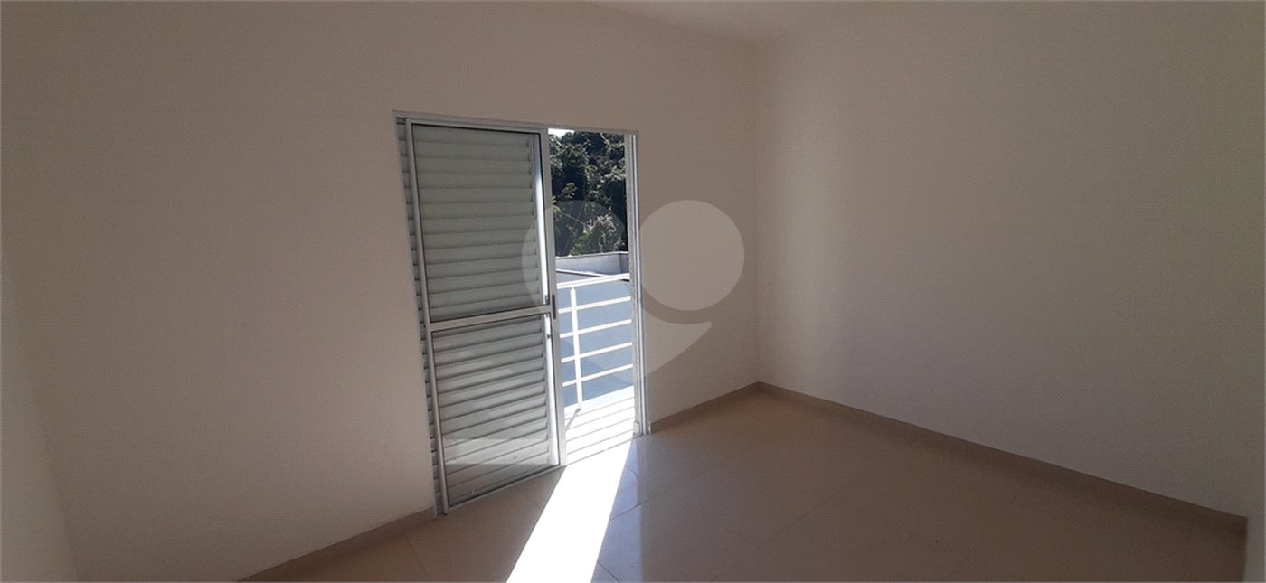 Sobrado à venda com 3 quartos, sendo 1 suíte, em Serra da Cantareira, Mairiporã, SP