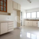 Apartamento à venda com 3 quartos, sendo 1 suíte,  em Cerqueira César, São Paulo, SP