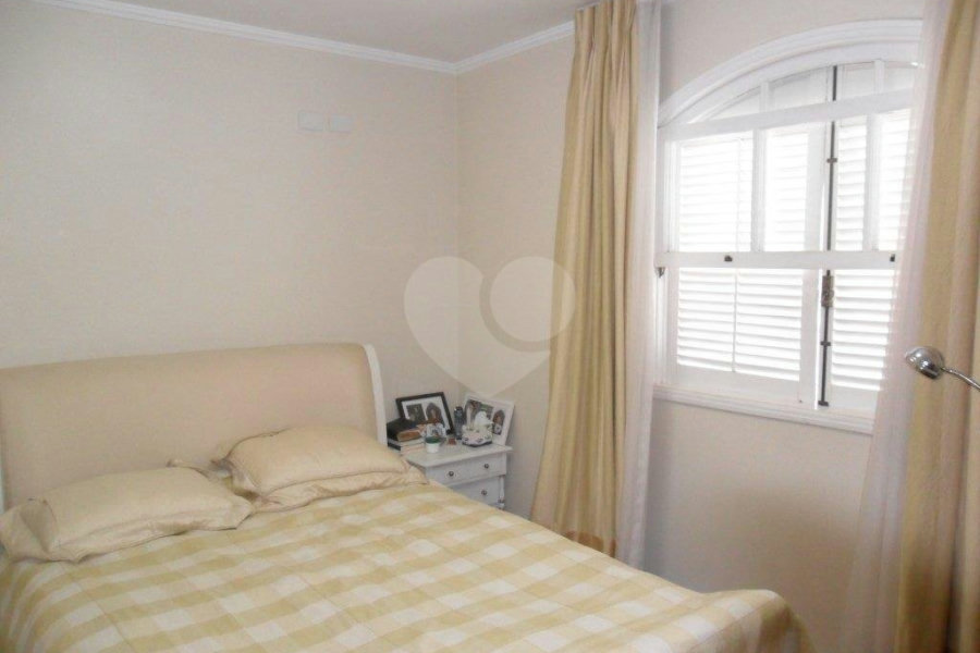 Sobrado à venda com 3 quartos, sendo 1 suíte, em Vila Romero, São Paulo, SP