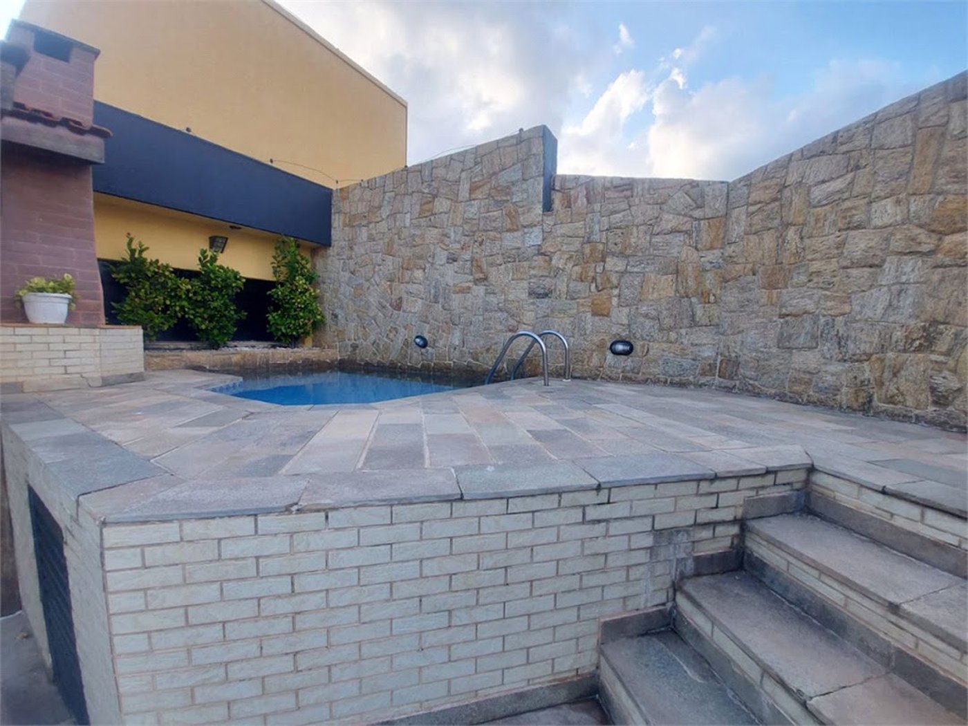 Apartamento Residencial à venda, Enseada, Guarujá - AP0517.