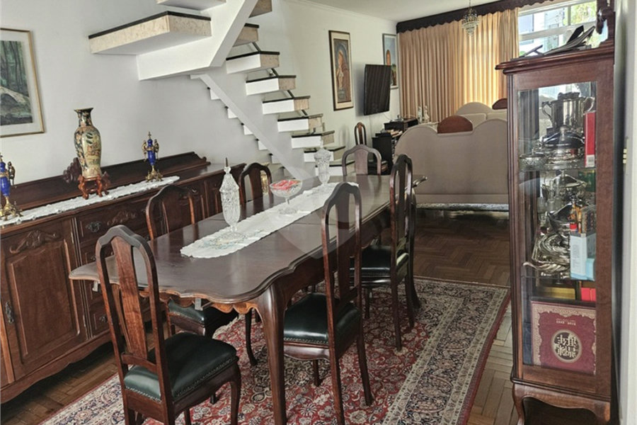 Sobrado à venda com 3 quartos, sendo 2 suítes, em Vila Mariana, São Paulo, SP
