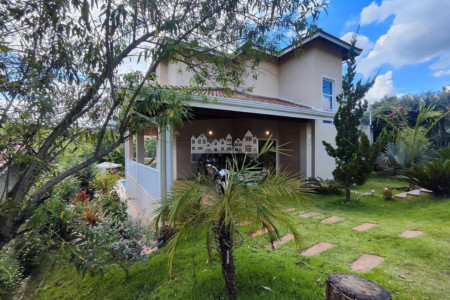 Casa à venda com 6 suítes no condomínio Portal Ouro Verde, Atibaia - SP