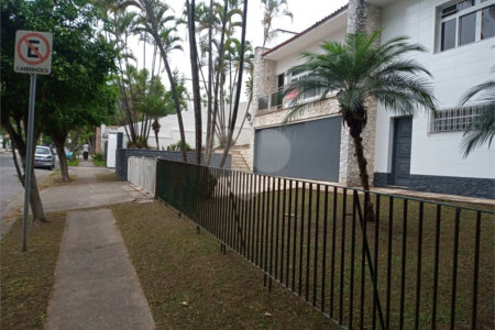 Casa Térrea à venda ou para alugar com 3 quartos, sendo 1 suíte, em Caxingui, São Paulo, SP