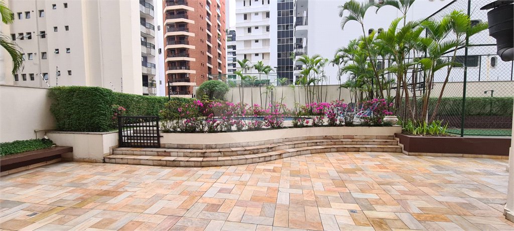 Apartamento à venda com 3 quartos, sendo 1 suíte,  em Indianópolis, São Paulo, SP
