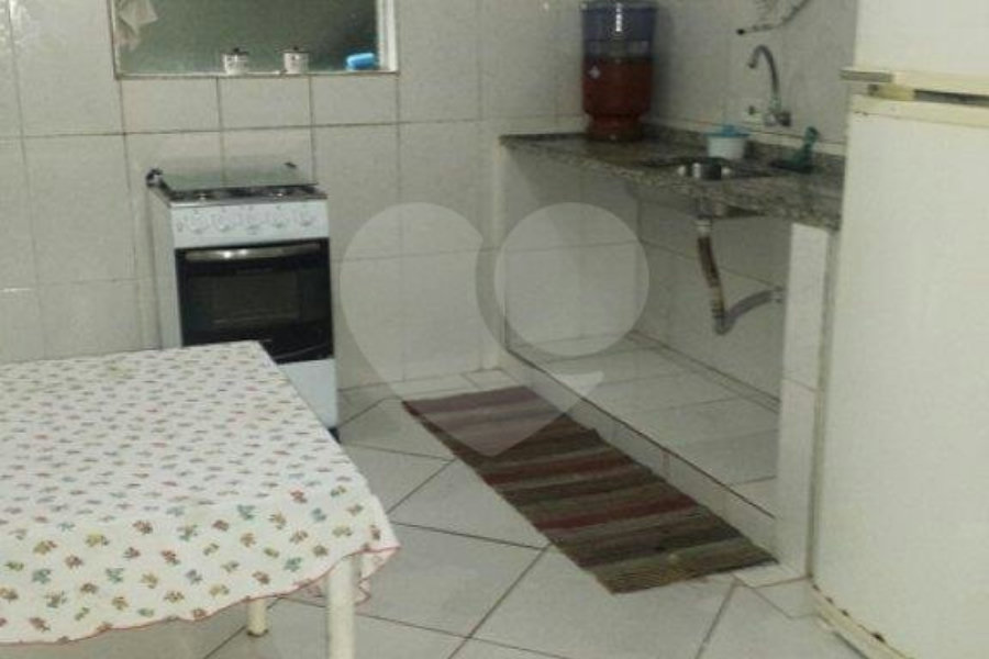 Casa à venda ou para alugar com 4 quartos, sendo 1 suíte, no condomínio Estrada Armando Barbosa ,6300, Mairiporã - SP