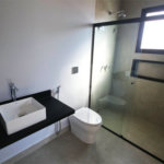 Casa à venda com 4 quartos, sendo 3 suítes,  no condomínio Recanto dos Paturis, Vinhedo - SP