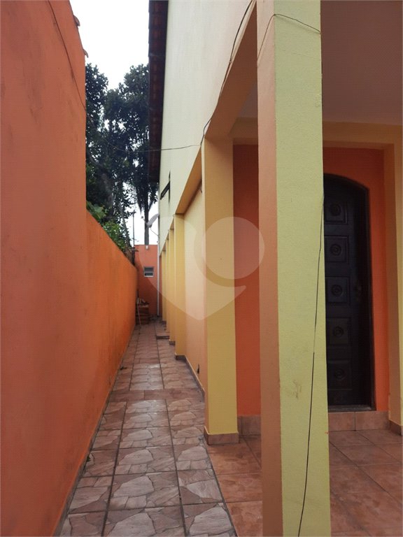 Sobrado à venda com 3 quartos, sendo 1 suíte, em Portal da Primavera, Cotia, SP