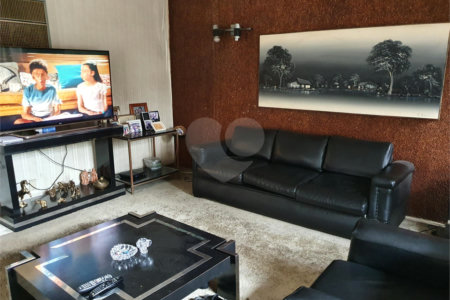 Casa à venda com 5 quartos, sendo 1 suíte, em Vila Romana, São Paulo, SP