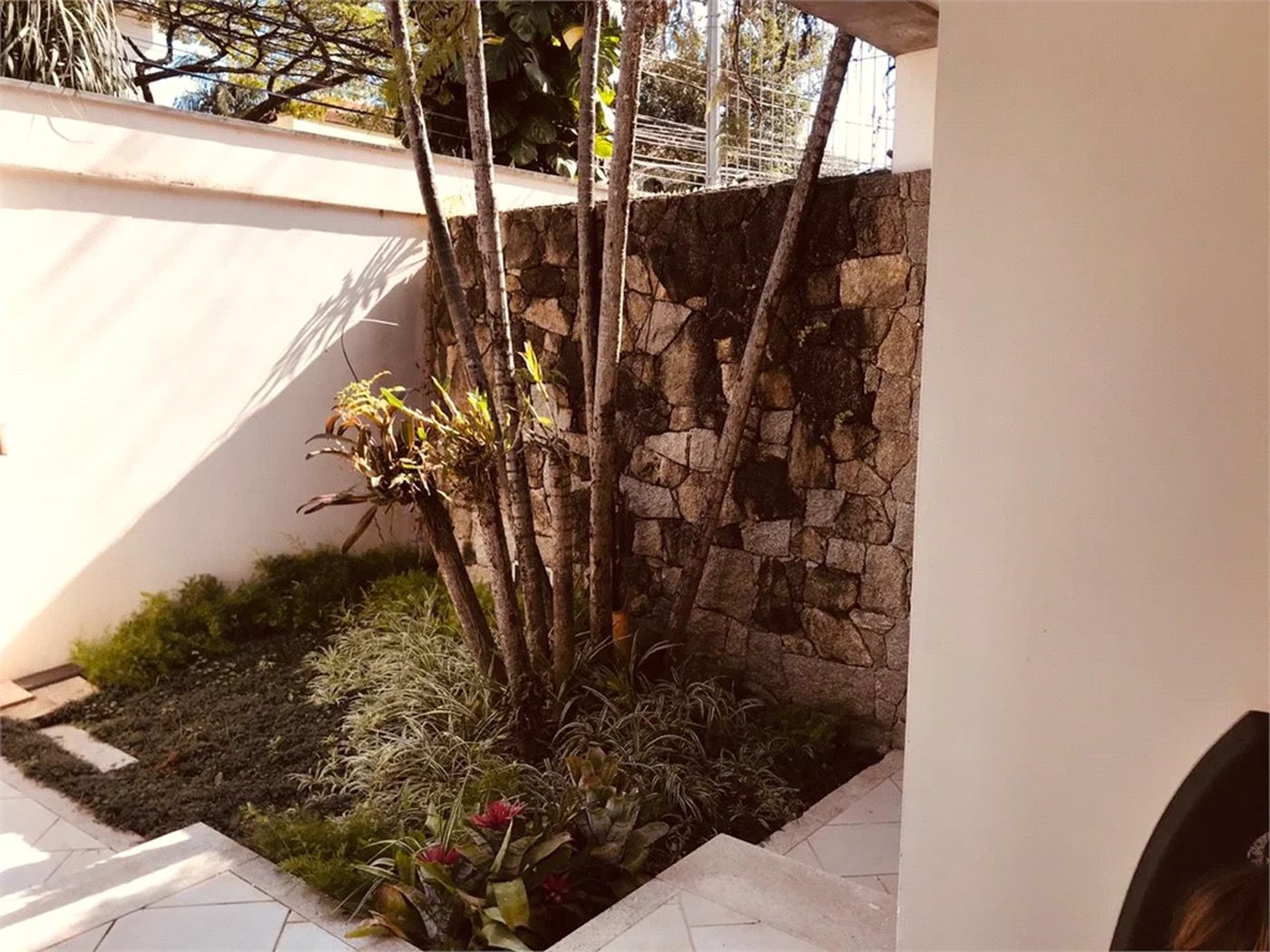 Casa à venda com 4 quartos, sendo 2 suítes, em Jardim das Vertentes, São Paulo, SP