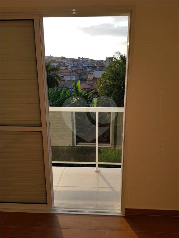Sobrado à venda ou para alugar com 3 suítes em Vila Thais, Atibaia, SP
