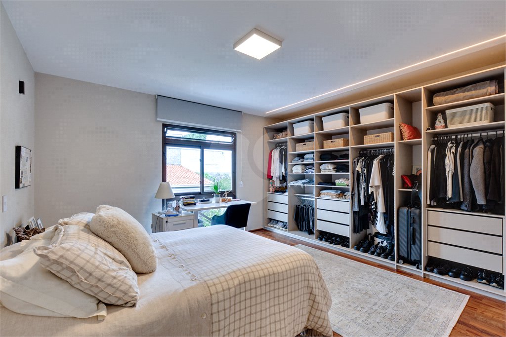 Casa à venda com 3 suítes em Alto da Boa Vista, São Paulo, SP