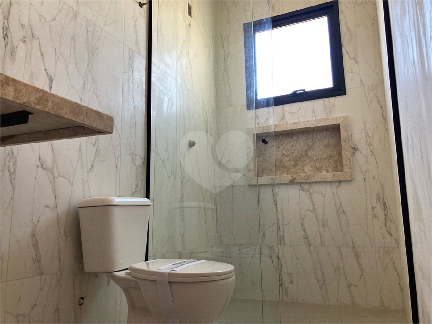 Casa à venda com 4 quartos, sendo 3 suítes,  no condomínio Reserva Granja Anita, Mogi das Cruzes - SP