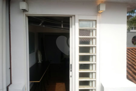 Casa à venda com 4 quartos em Jardim Paineiras, São Paulo, SP