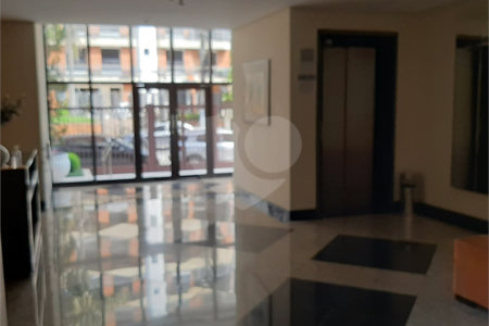 Apartamento à venda com 3 quartos, sendo 1 suíte, em Campo Belo, São Paulo, SP