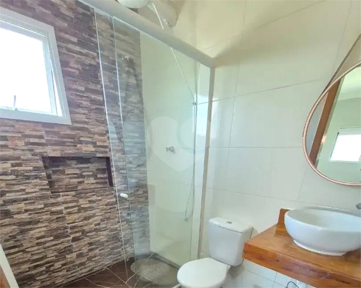 Casa à venda com 3 suítes no condomínio Chácaras Arumã, Sarapuí - SP
