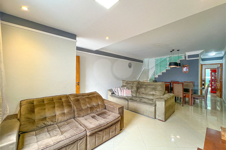 Sobrado à venda com 3 quartos, sendo 1 suíte,  em Tremembé, São Paulo, SP