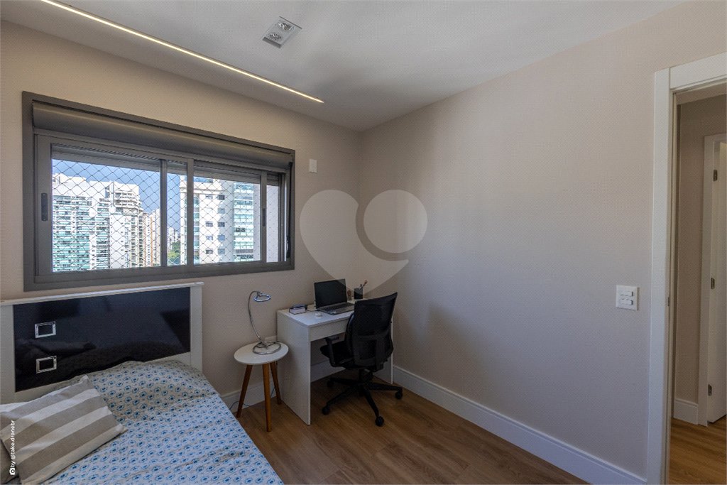 Apartamento à venda com 4 quartos, sendo 2 suítes, em Campo Belo, São Paulo, SP