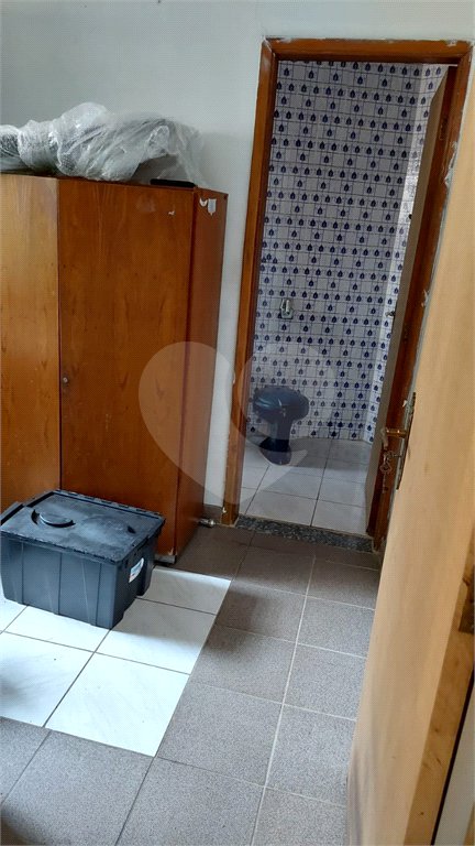 Casa à venda com 7 quartos, sendo 2 suítes, em Jardim Londrina, São Paulo, SP