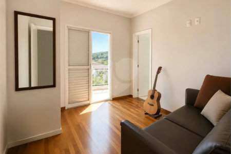 Casa à venda com 3 suítes no condomínio Recanto dos Paturis, Vinhedo - SP