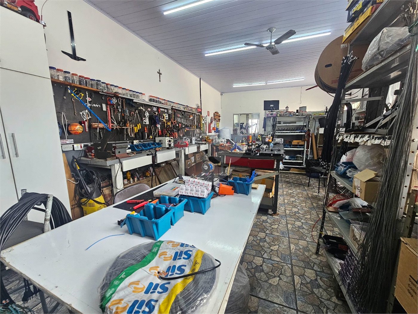 Sobrado à venda com 3 quartos em Vila Maria de Maggi, Suzano, SP