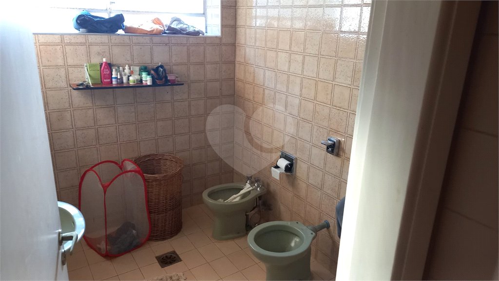Casa à venda ou para alugar com 4 quartos, sendo 1 suíte, no Centro, Vinhedo, SP