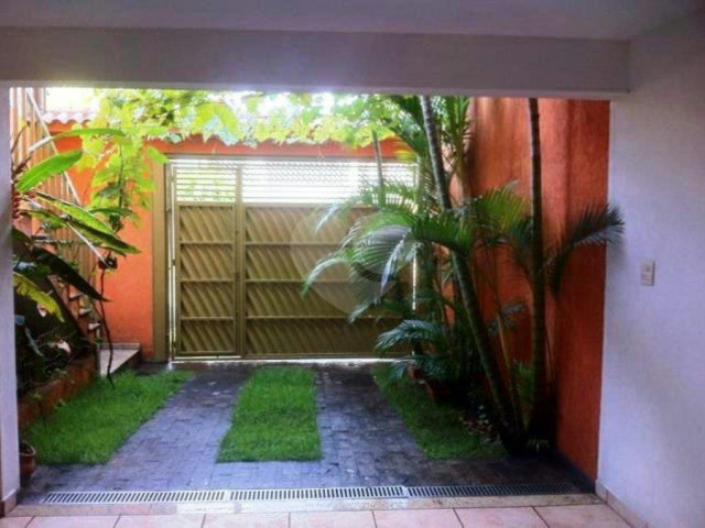 Sobrado à venda com 3 quartos, sendo 1 suíte,  em Parque Continental II, Guarulhos, SP