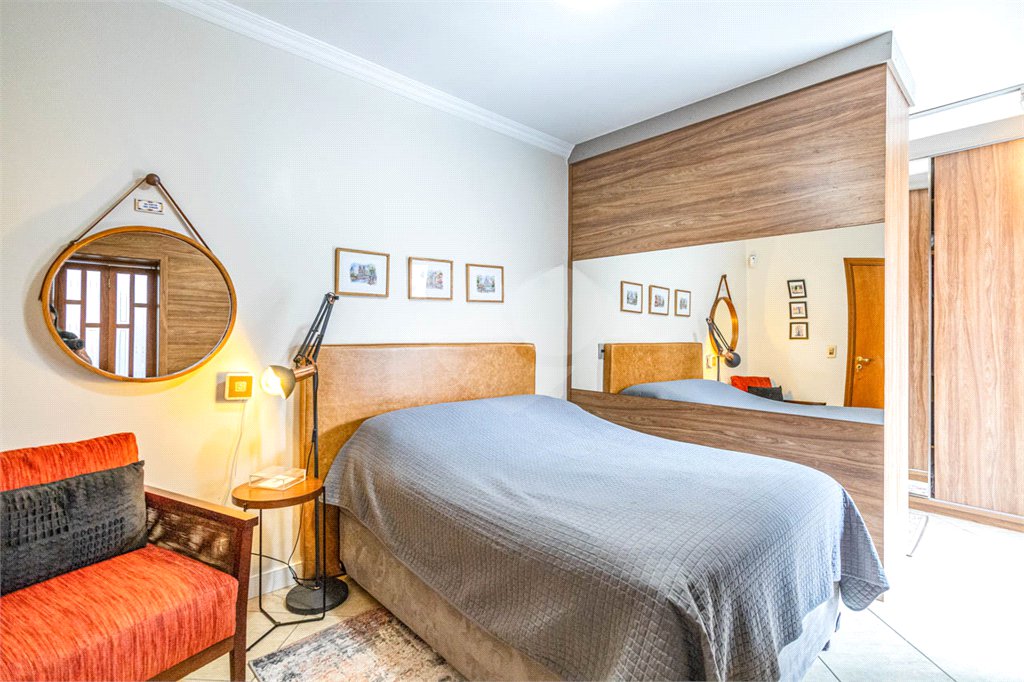 Sobrado à venda com 3 quartos, sendo 1 suíte,  em Vila Mariana, São Paulo, SP