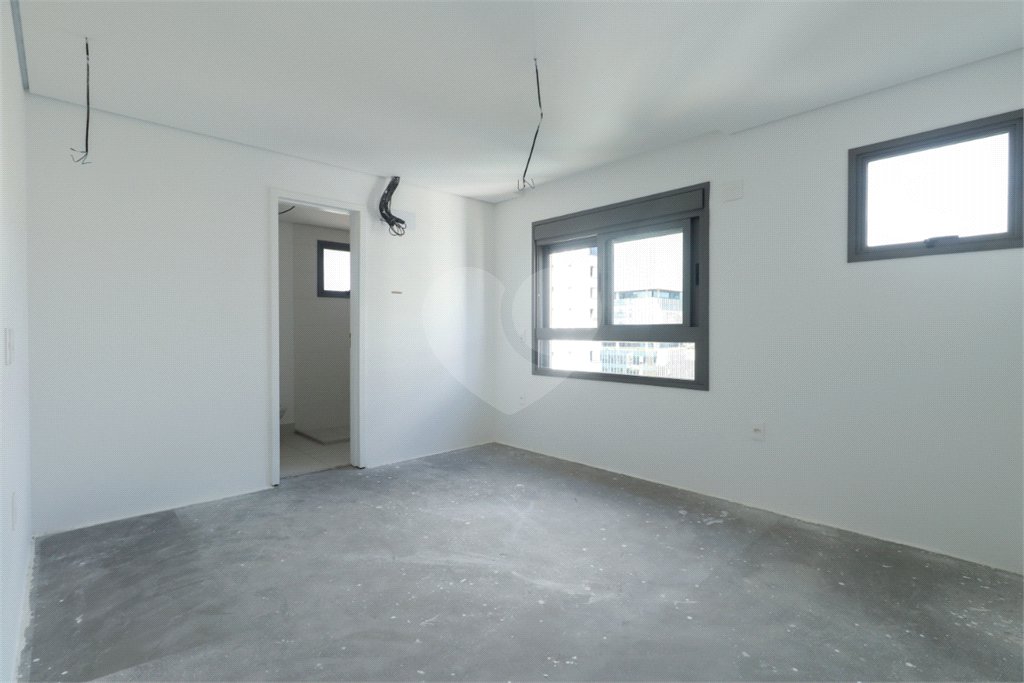 Apartamento à venda com 3 quartos, sendo 2 suítes,  em Brooklin, São Paulo, SP
