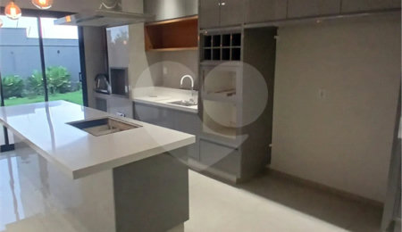 Casa à venda com 3 quartos, sendo 1 suíte,  em Parque Alvorada, Dourados, MS