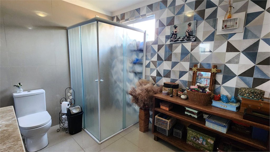 Sobrado à venda com 4 quartos, sendo 1 suíte, em Vila Romão, Salto, SP