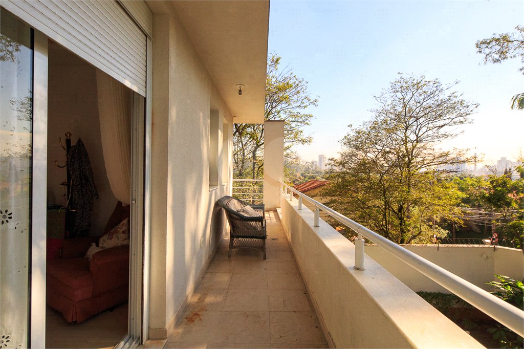 Casa à venda com 4 suítes no condomínio Vila Alba, São Paulo - SP