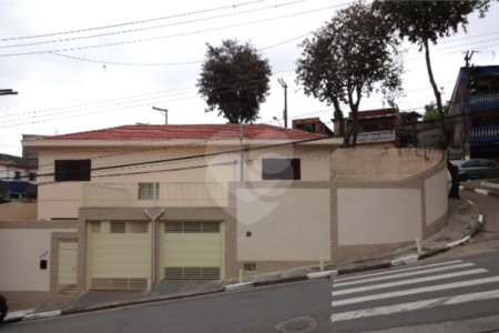 Sobrado à venda com 3 quartos, sendo 1 suíte, em Jardim São Luís, São Paulo, SP