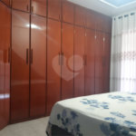 Sobrado à venda com 5 quartos, sendo 3 suítes, em Horto, São Paulo, SP