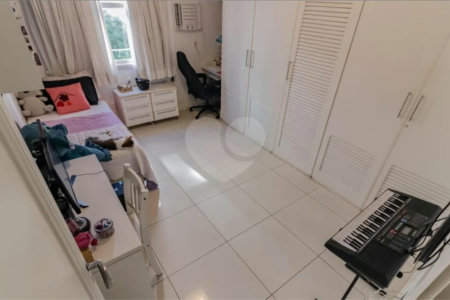 Apartamento à venda com 4 quartos, sendo 1 suíte,  em Copacabana, Rio de Janeiro, RJ